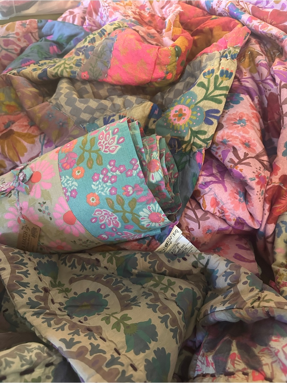 Natural Life Full size set!
Floral Patchwork Cotton Quilt sheet/comforter set